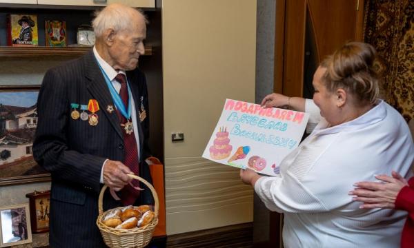 Ветеран Великой Отечественной войны Вячеслав Гаврилов празднует 99 лет Ветеран Великой Отечественной войны Вячеслав Гаврилов празднует 99 лет