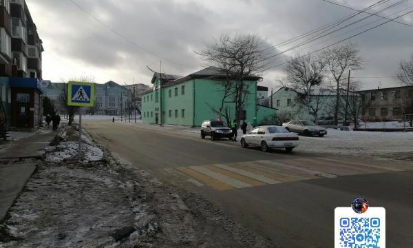 Пожилая жительница Корсакова сбила на зебре пенсионера