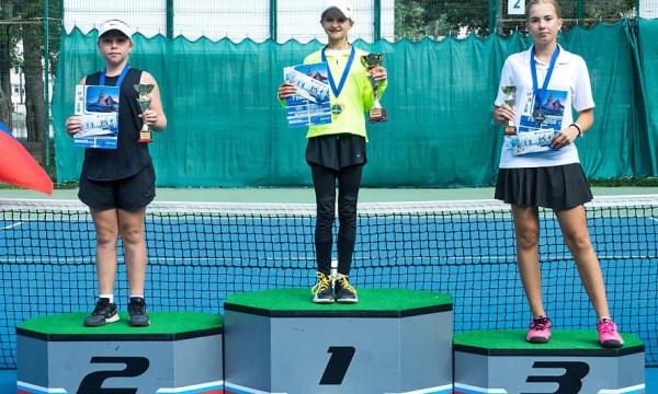 Юные теннисисты из 15 регионов страны разыграли награды в Южно-Сахалинске