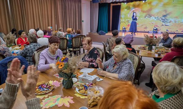 ДК &laquo;Дальненский&raquo; собрал серебряных волонтеров на празднике &laquo;Золотая осень&raquo;