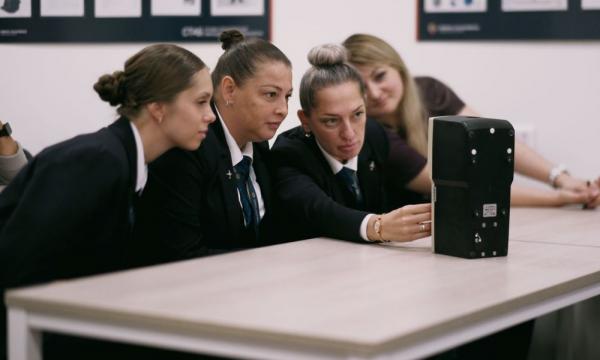 Служба досмотра сахалинского аэропорта получила современный радиометр-спектрометр