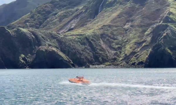 На Сахалине впервые использовали беспилотный катер для доставки информационных избирательных материалов на остров Монерон