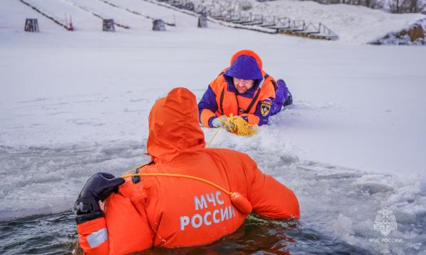 Порядка 7 тысяч сотрудников МЧС России будут дежурить в местах Крещенских купаний