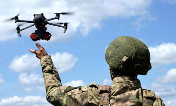 Военные Сахалина отрабатывают взаимодействие штурмовых групп с операторами дронов