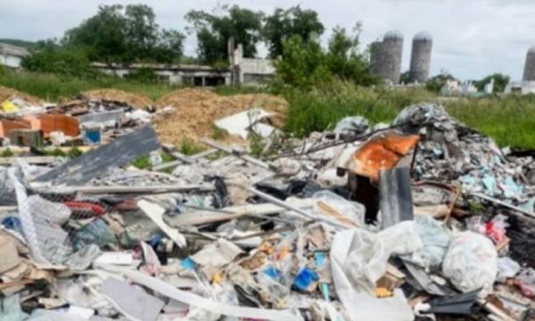 Суд обязал предприятие убрать свалку на сельхозземлях в Анивском районе