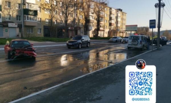 В Холмске нетрезвый водитель без прав протаранил "Toyota Sprinter"