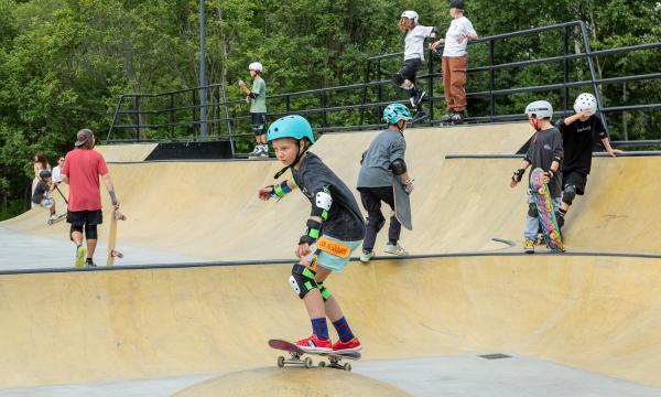 Первый бетонный скейтпарк открылся в Южно-Сахалинске