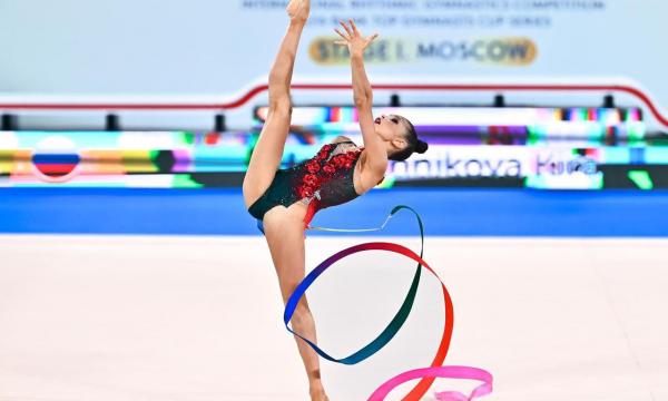 Сахалинская гимнастка Кира Яблочникова завоевала три медали на "Кубке сильнейших"