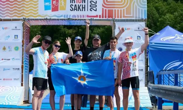 Сотрудники МЧС Сахалина приняли участие в юбилейном сахалинском триатлоне Сотрудники МЧС Сахалина приняли участие в юбилейном сахалинском триатлоне