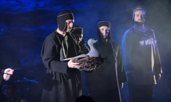 Сахалинский театр кукол представит спектакль о легендах Севера на фестивале в Москве