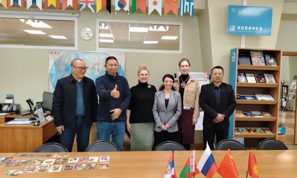 Китайская делегация из города Чанша посетила главную библиотеку Сахалина