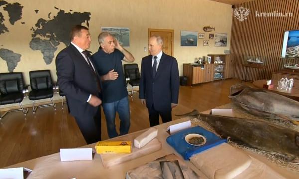 Владимир Путин прибыл на Курильские острова Владимир Путин прибыл на Курильские острова