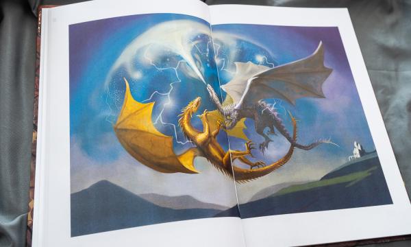 Сахалинская библиотека получила книги от финалистов конкурса "Россия 2050"