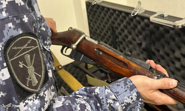 Росгвардейцы изъяли 20 единиц оружия у сахалинцев за неделю Росгвардейцы изъяли 20 единиц оружия у сахалинцев за неделю