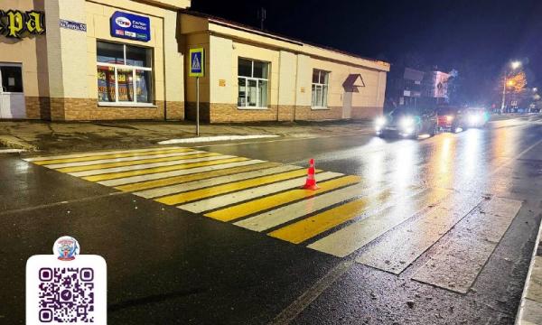 На улице Калинина в Аниве водитель иномарки сбил на пешехода На улице Калинина в Аниве водитель иномарки сбил на пешехода