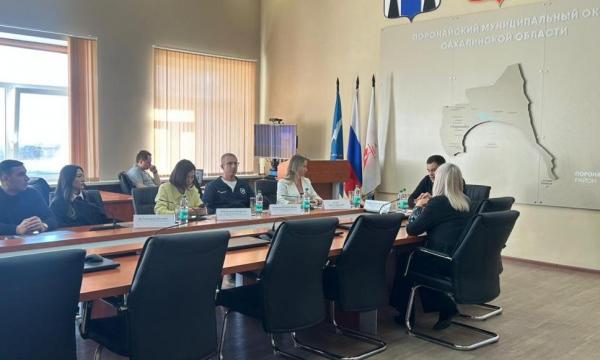 Эксперты проверили дворы Поронайска и обсудили капремонт в Углегорске и Невельске