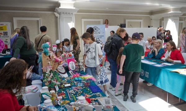 Праздник детства и творчества: выставка креативных индустрий «Твоё яркое событие» прошла в Южно-Сахалинске