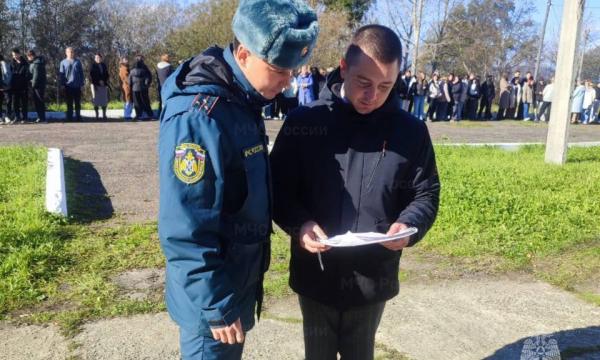 Тренировка по эвакуации прошла в техникуме Долинска