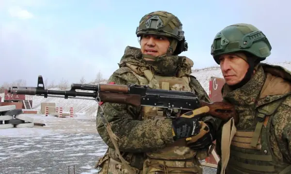 Военные на Сахалине отрабатывают штурм укреплений