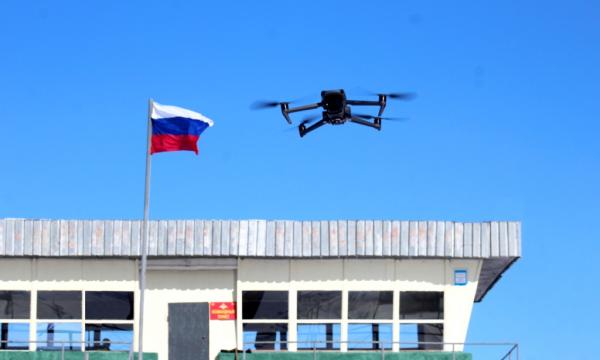 На Сахалине военнослужащие осваивают навыки пилотирования FPV-дронов