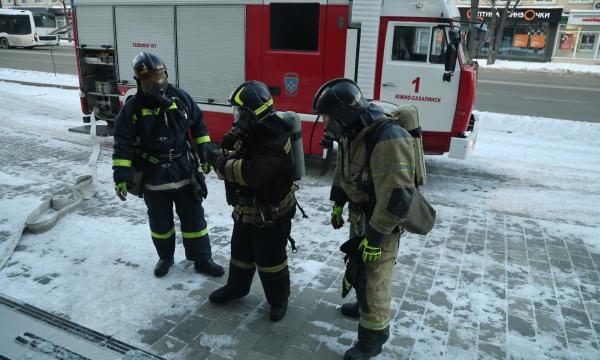 Сотрудники  МЧС России    отработали действия при пожаре