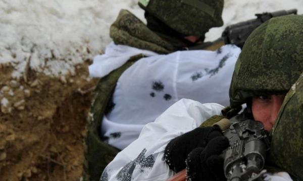 Военнослужащие на Сахалине осваивают тактику штурма опорных пунктов