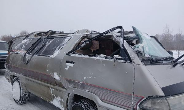 В Тымовском районе произошло ДТП с микроавтобусом