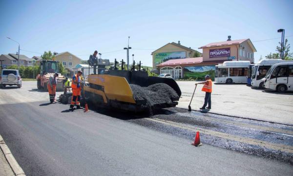 Дорожники Южно-Сахалинска обновили более 85 тысяч квадратов асфальта