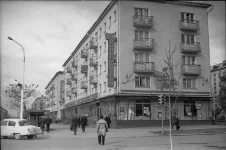 Книжный магазин на перекрестке ул. Ленина и пр. Победы