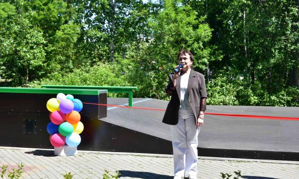 В Долинске открыли современный скейт-парк