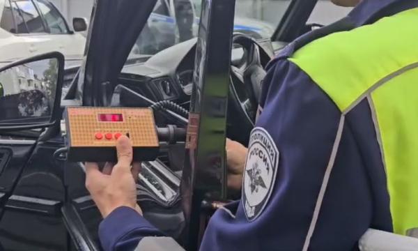 Сотрудники автоинспекции на Сахалине за выходные дни задержали 38 нетрезвых водителей и 46 - без прав