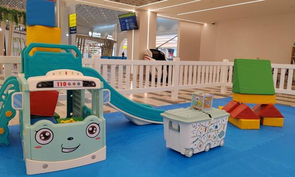 Аэровокзал Южно-Сахалинска создал комфортную зону для семей с детьми