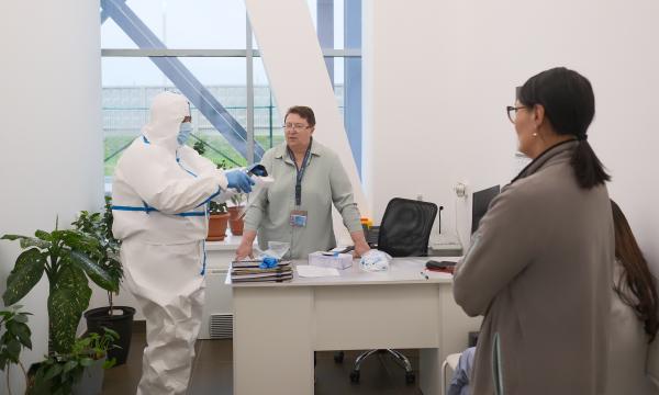 Сахалинский аэровокзал отработал ситуацию с завозом в регион опасной инфекции