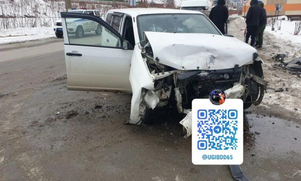 В Невельске водитель Nissan не уступила дорогу и спровоцировала аварию