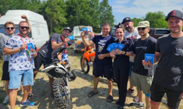 На соревнованиях "No Place to Run 2025" сахалинские автоинспекторы напомнили мотоциклистам о ПДД