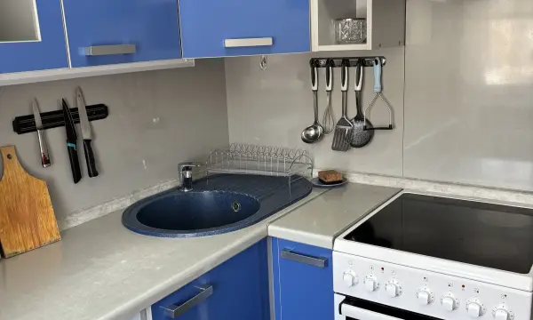 2 к. квартира &bull; Брежневка &bull; 42 кв.м. &bull; 3/5 этаж


















 3