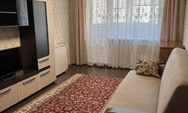 2 к. квартира &bull; Брежневка &bull; 42 кв.м. &bull; 3/5 этаж


















 8